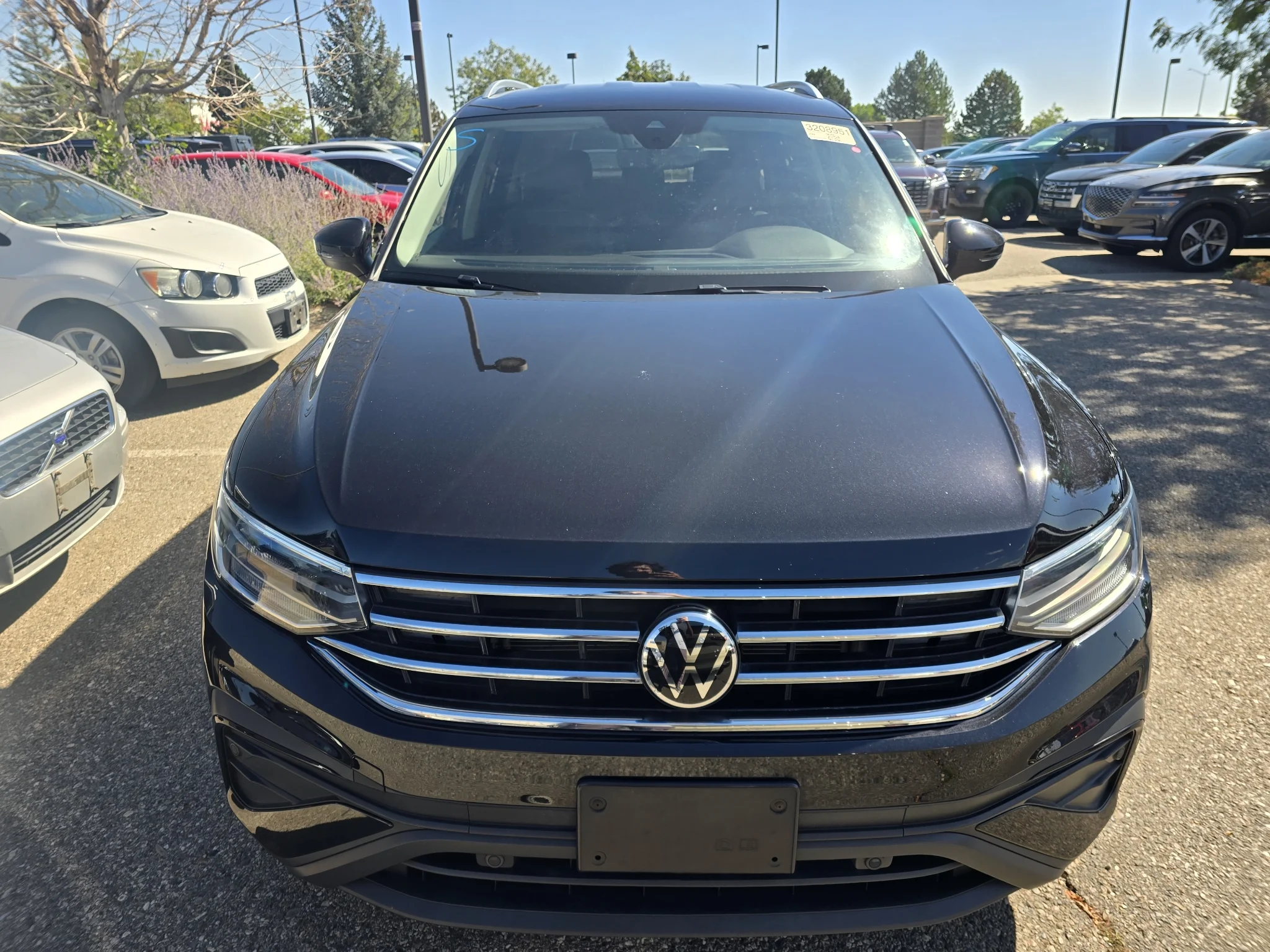 Used 2024 Deep Black Pearl Volkswagen SE image 9
