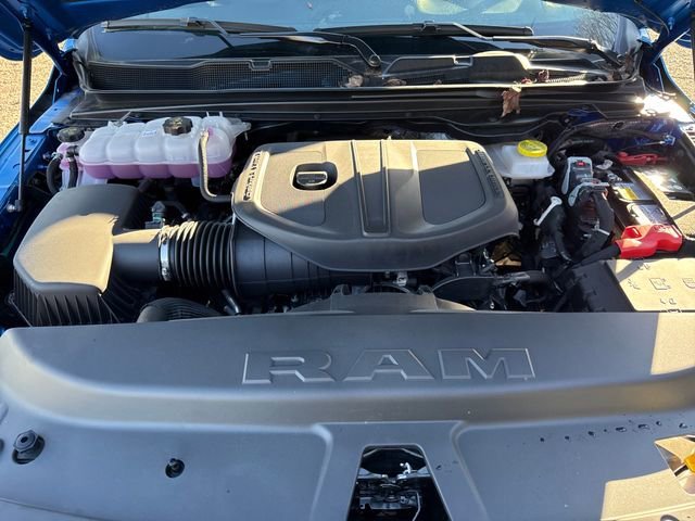 New 2025 Hydro Blue Pearl-Coat Exterior Paint RAM Big Horn/Lone Star image 28