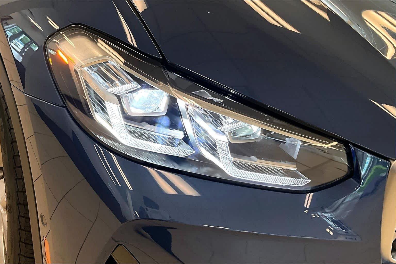 Used 2024 Phytonic Blue Metallic BMW sDrive30i image 26