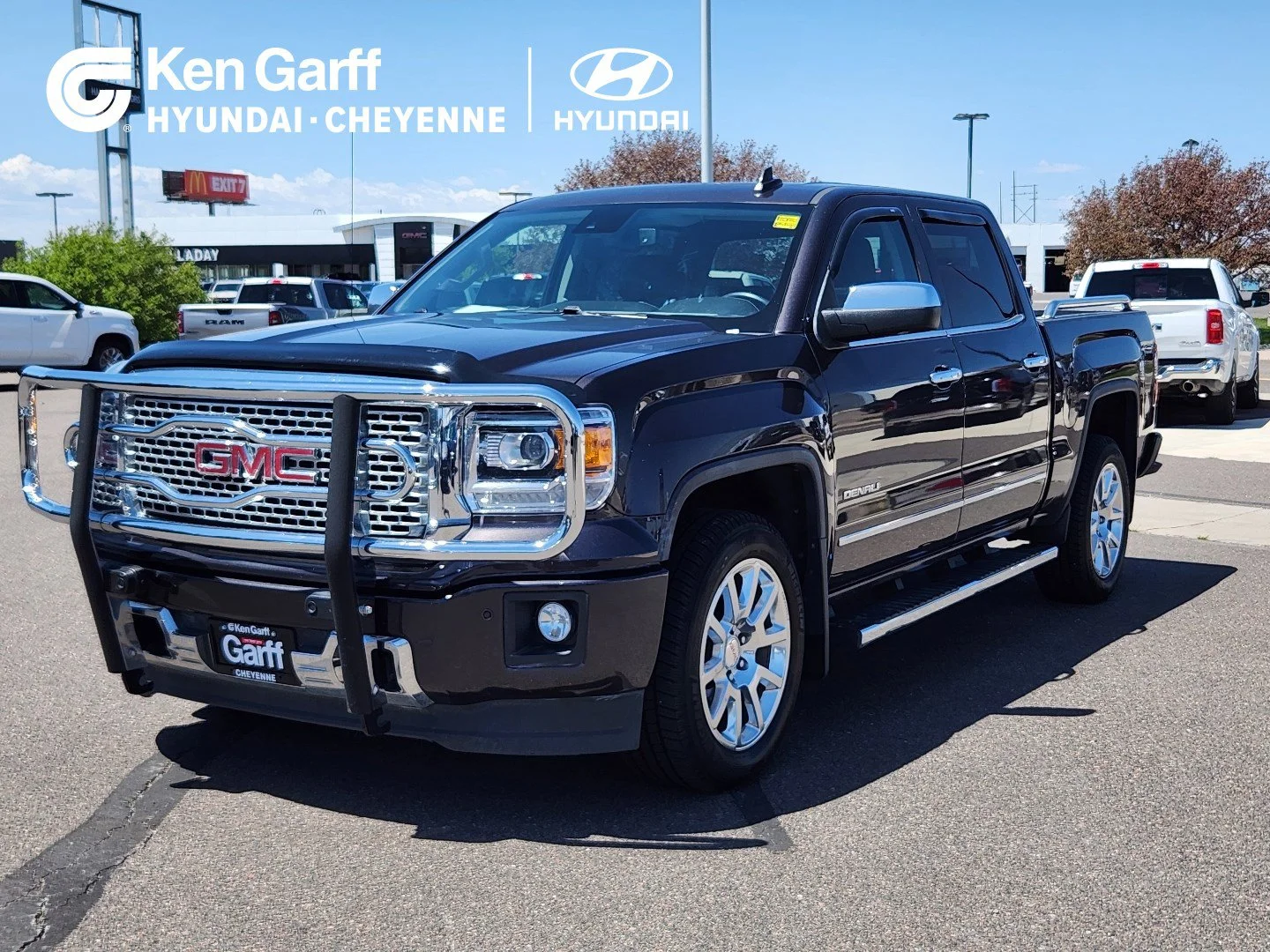 2015 GMC Sierra 4WD Crew Cab Short Box's photo