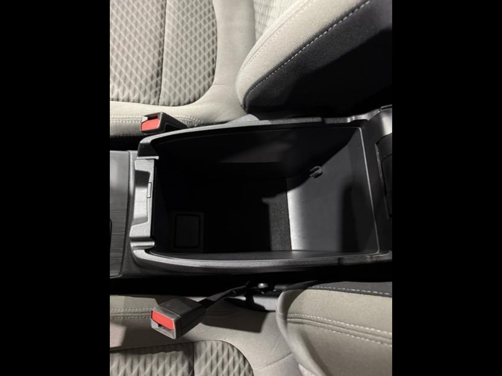 Used 2022 Agate Black Ford SE image 23