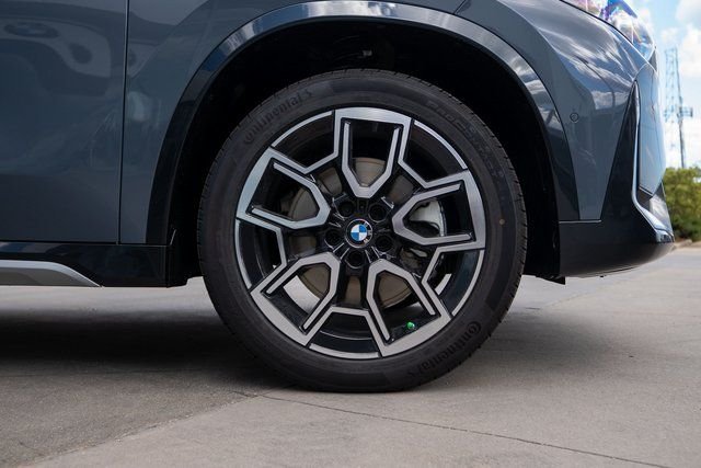 Certified Used 2026 Storm Bay Metallic BMW xDrive28i image 11