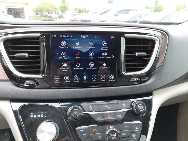 Used 2019 Crystal Metallic Chrysler Touring L Plus image 16