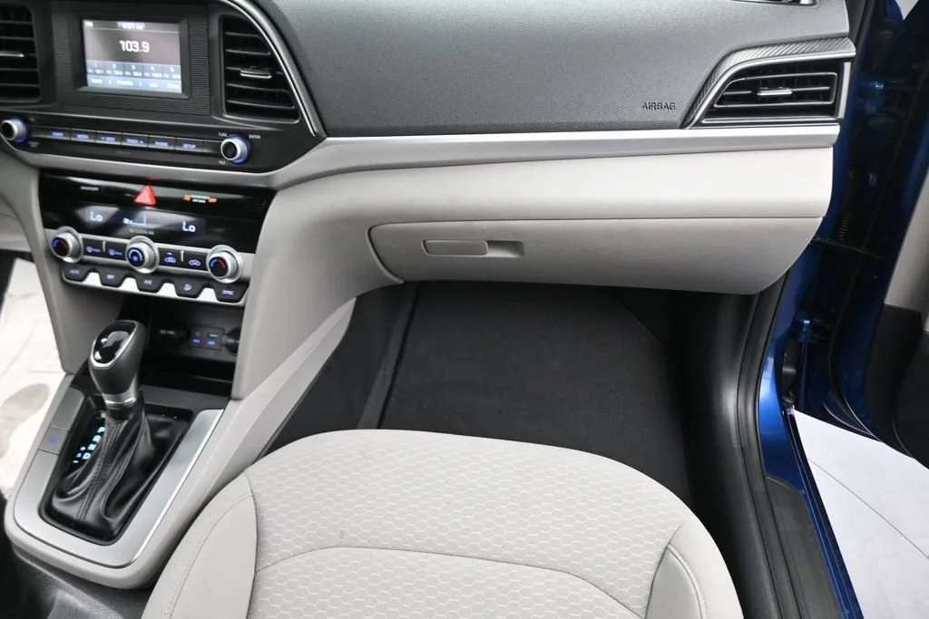Used 2020 Blue Hyundai SE image 45