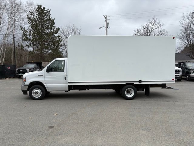 New 2026 Oxford White Ford E-450 DRW image 4