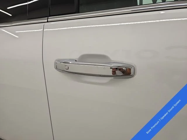 Used 2025 Summit White Chevrolet High Country image 9