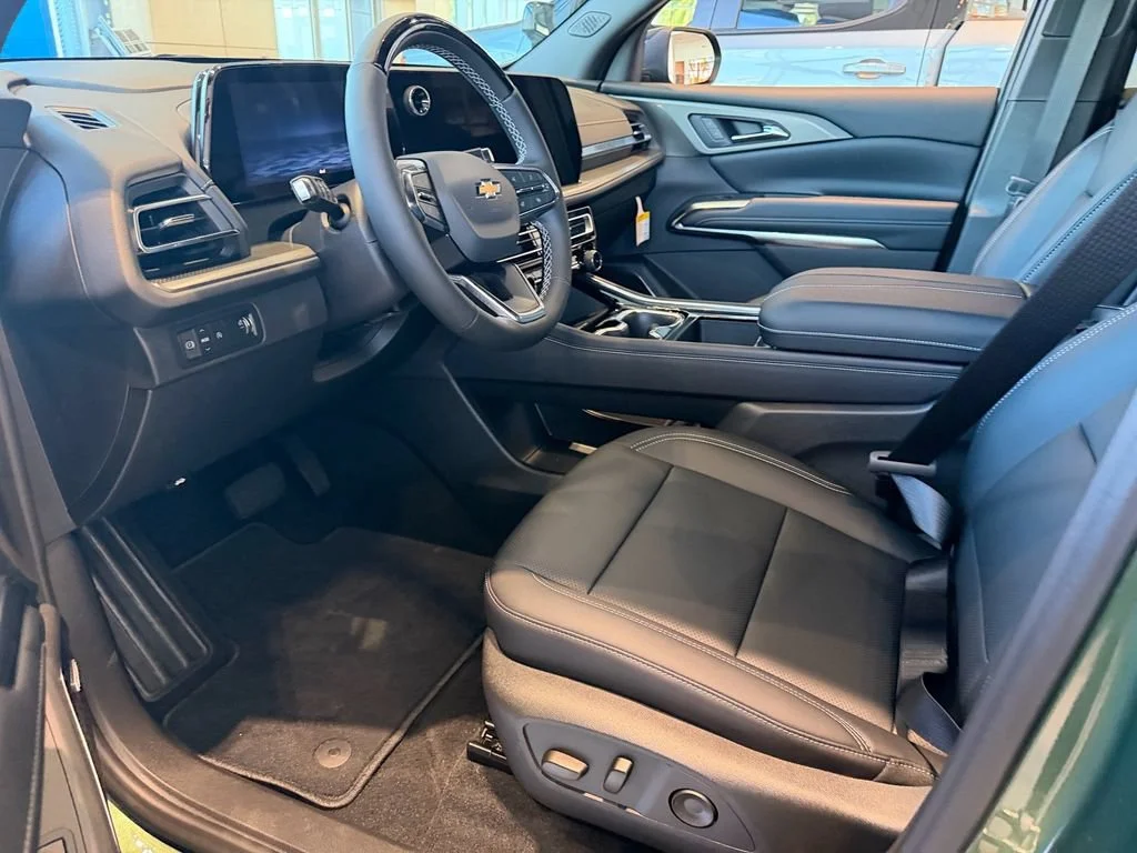 New 2027 Trillium Green Metallic Chevrolet LT image 10