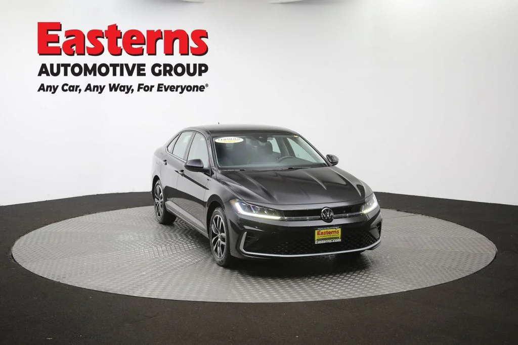Used 2025 Black Volkswagen 1.5T SE image 51