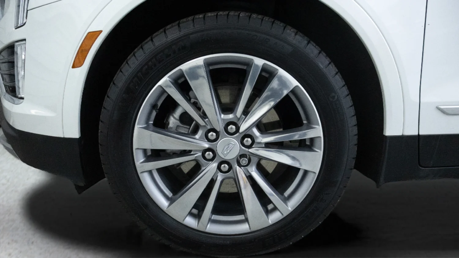 Used 2025 White Cadillac Premium Luxury image 9