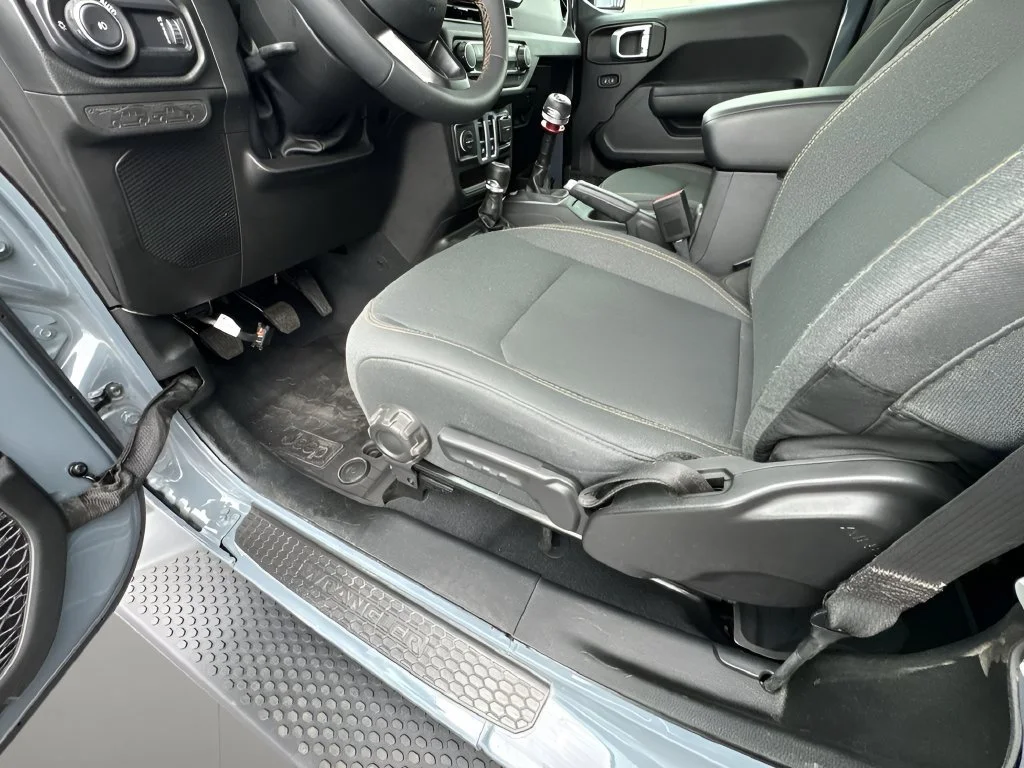 Used 2025 Gray Jeep Sport S image 19