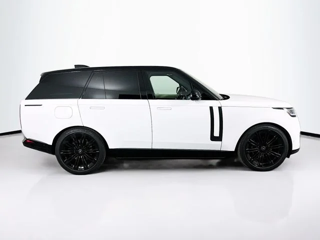 Used 2025 White Land Rover Autobiography image 4