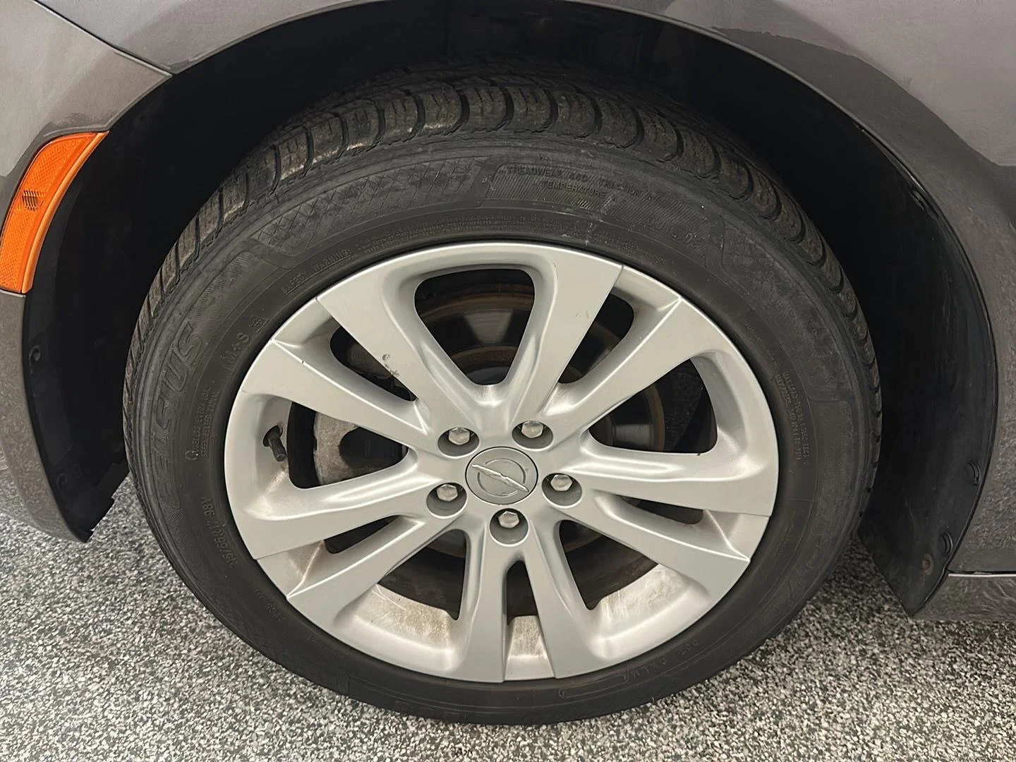 Used 2016 Granite Crystal Metallic Clearcoat Chrysler Limited image 12