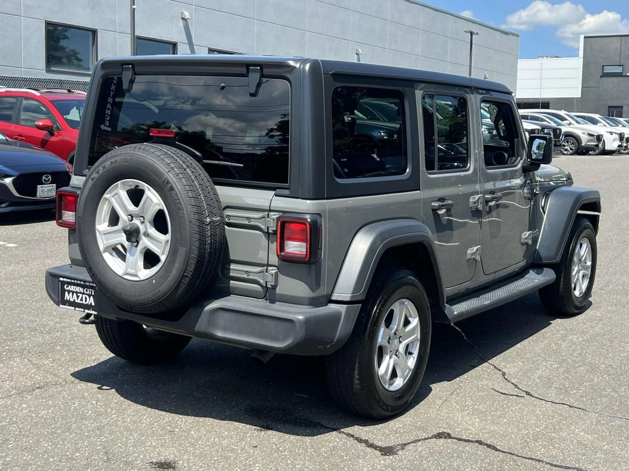 Used 2018 Sting-Gray Clearcoat Jeep Sport S 4x4 image 11