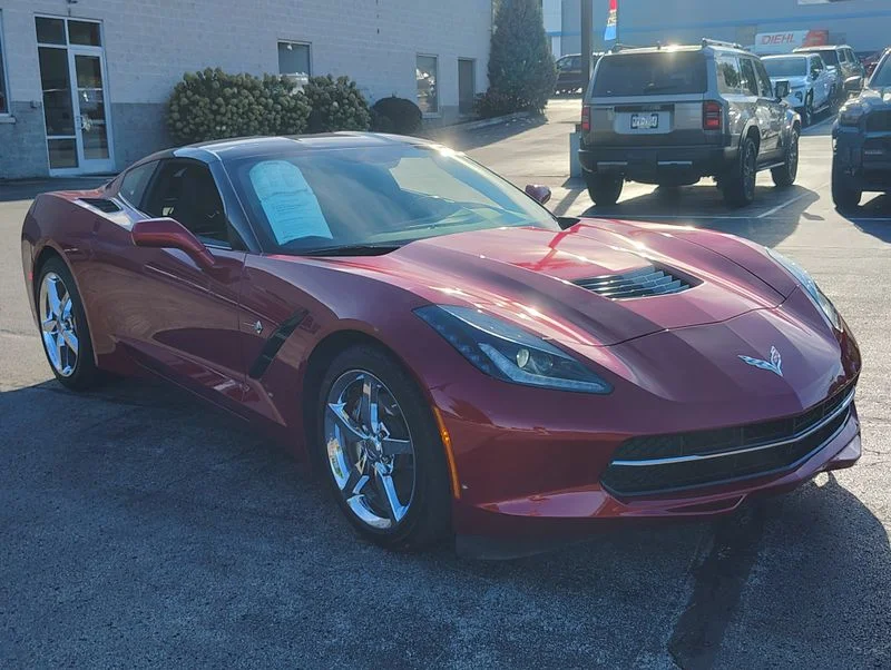 Used 2015 Red Chevrolet Stingray image 4