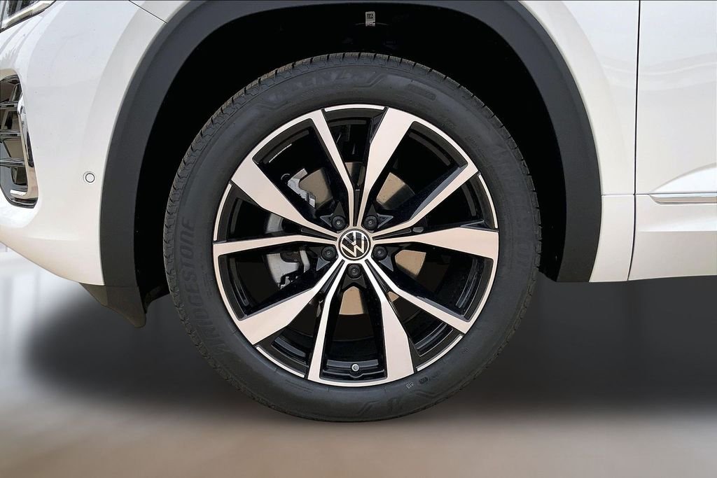 New 2026 White/off-white Volkswagen 2.0T SEL Premium R-Line image 12