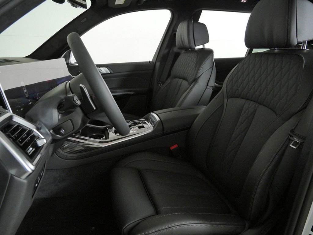 New 2027 Mineral White Metallic BMW M60i image 38