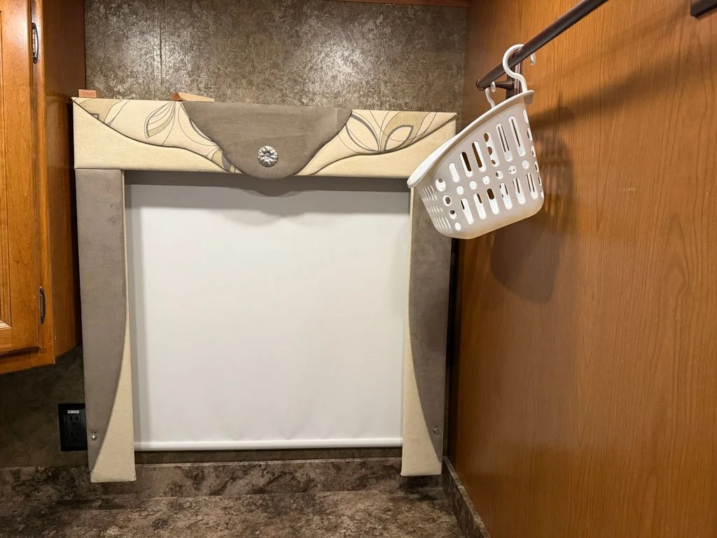 Used 2014  Tiffin  image 46