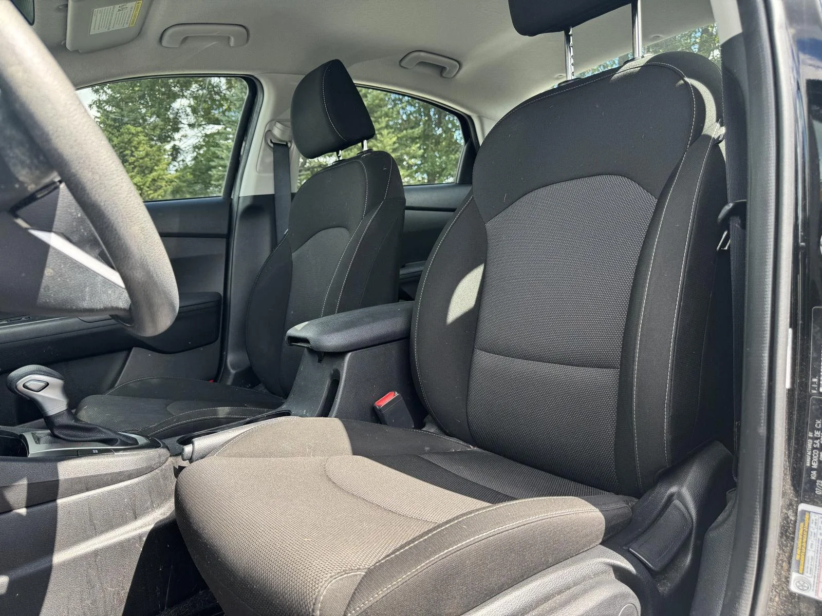 Used 2023 Aurora Black Pearl Kia LXS image 3