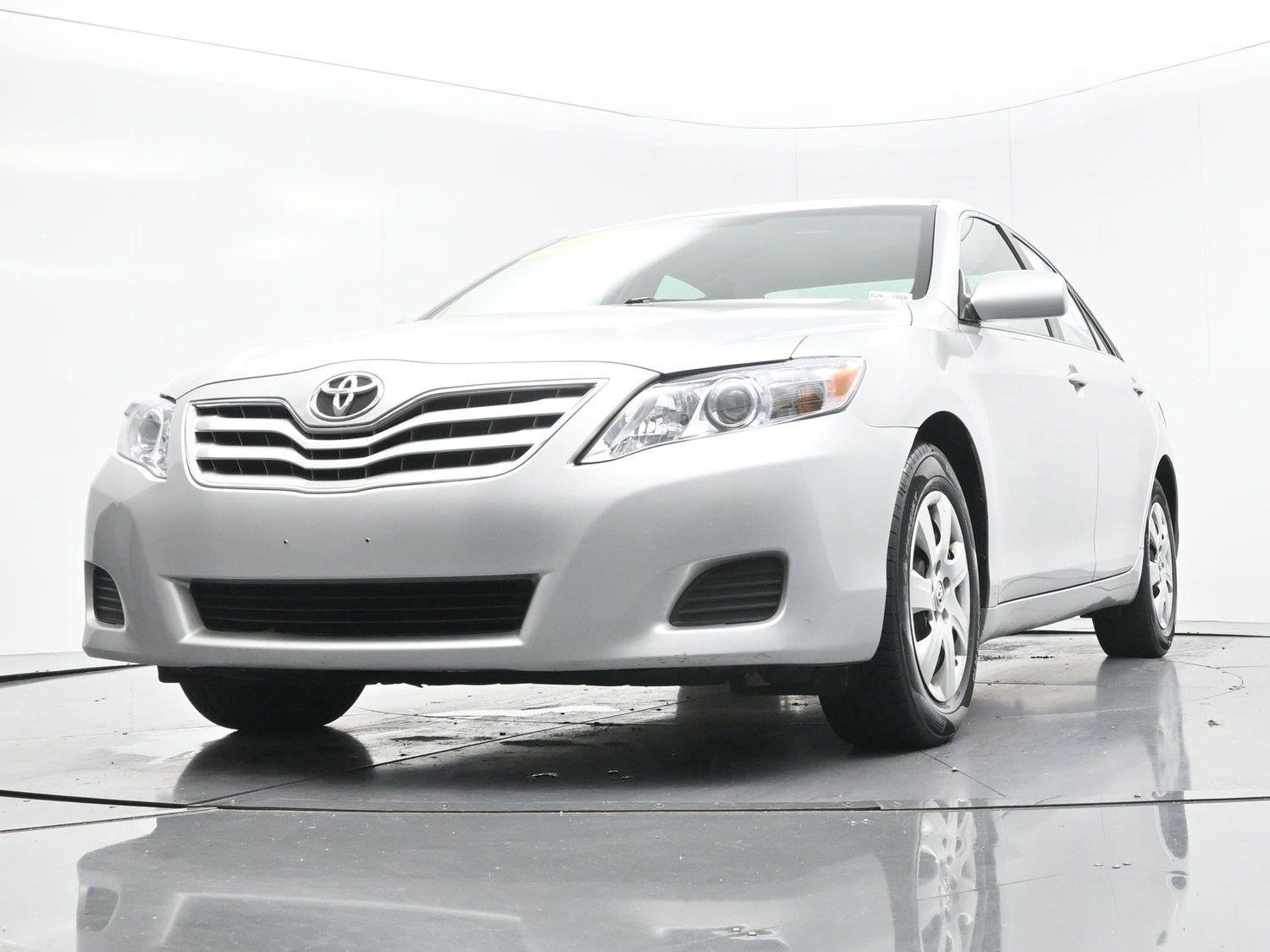 Used 2010 Classic Silver Metallic Toyota LE image 39