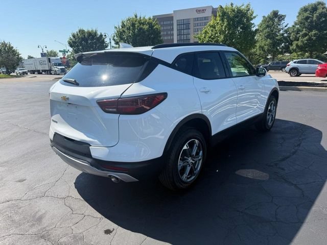 Used 2024 Summit White Chevrolet 2LT image 7