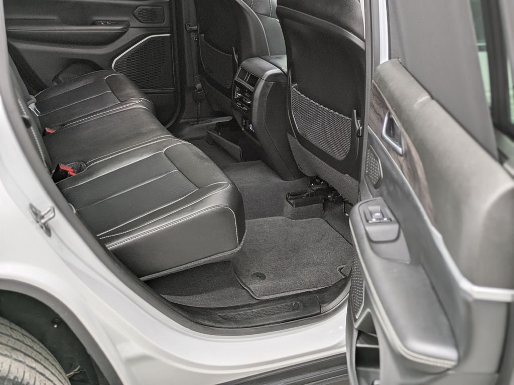 Used 2023 White Jeep 4xe image 26