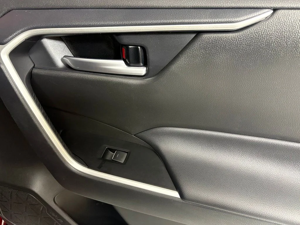 Used 2025 Red Toyota XLE image 18