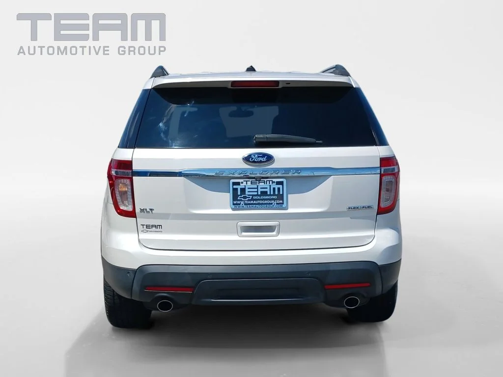 Used 2015 White Ford XLT image 6