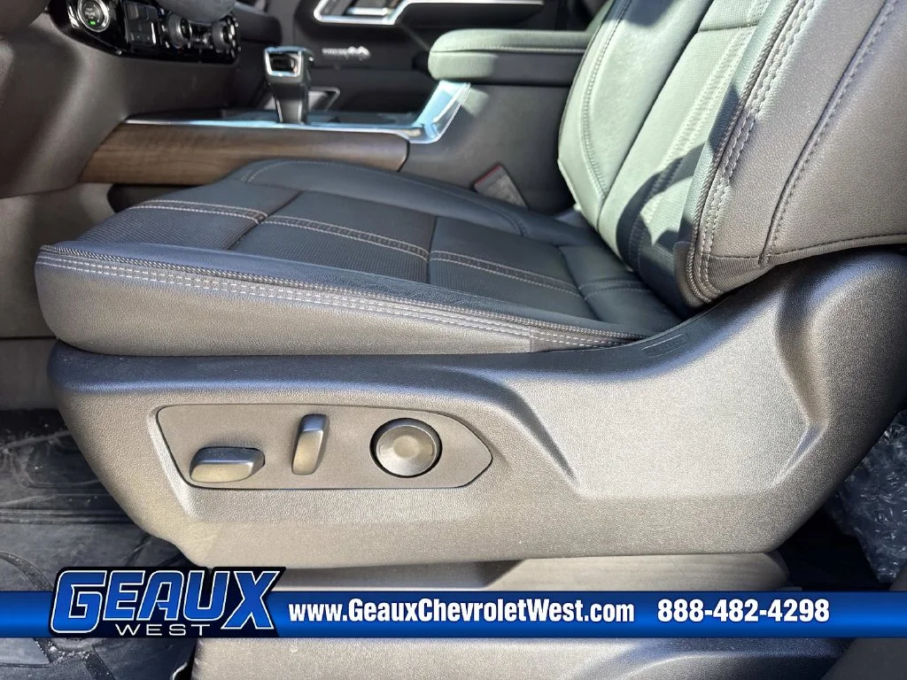 Used 2025 Black Chevrolet High Country image 29