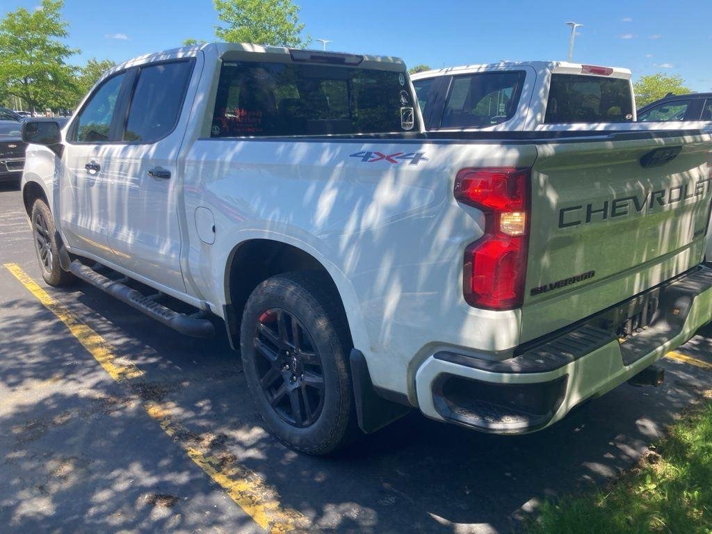 Used 2025 Summit White Chevrolet RST image 6