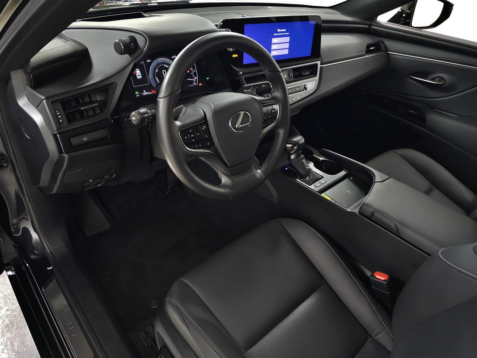 Certified Used 2024 Caviar Lexus PREMIUM image 16