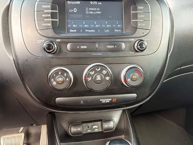 Used 2019 Clear White Kia Base image 21