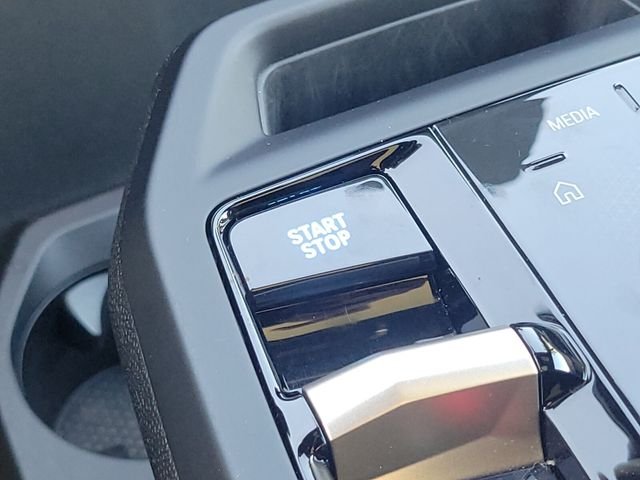 2026 BMW iX 45 - Photo 26