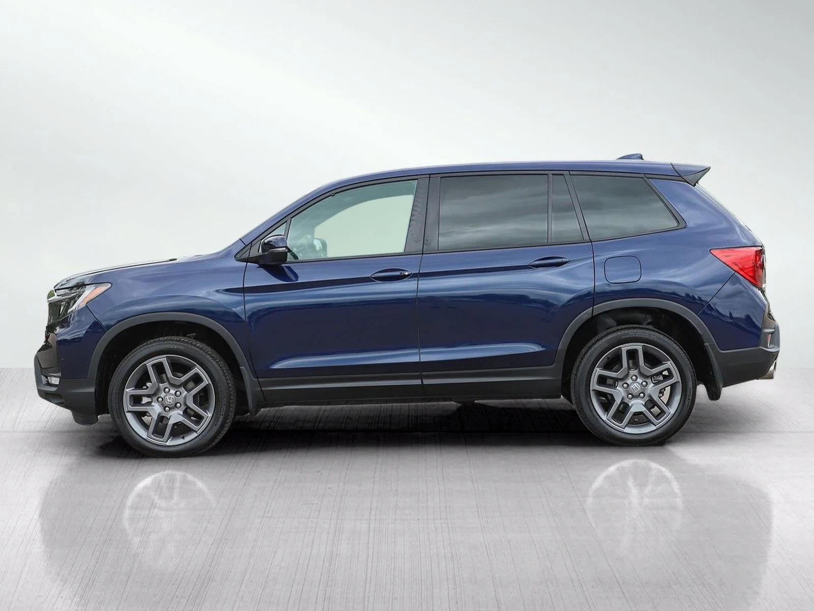 Used 2023 Honda Passport EX-L with VIN 5FNYF8H56PB038523 for sale in Burnsville, Minnesota