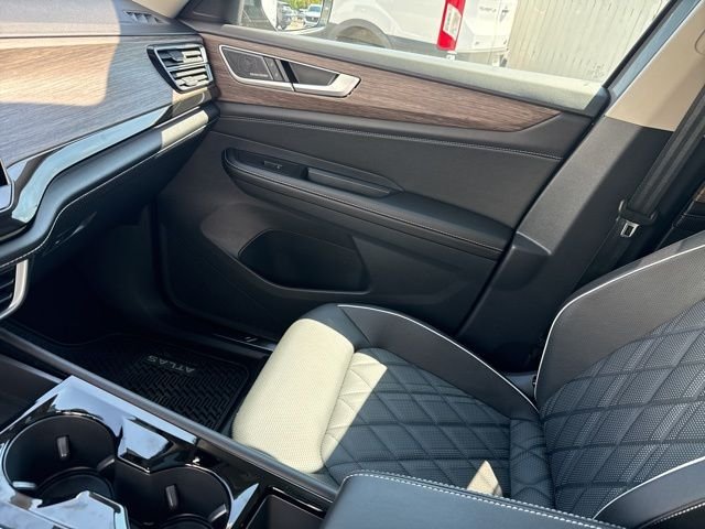 New 2026 Pure Gray Volkswagen 2.0T SEL Premium R-Line image 28