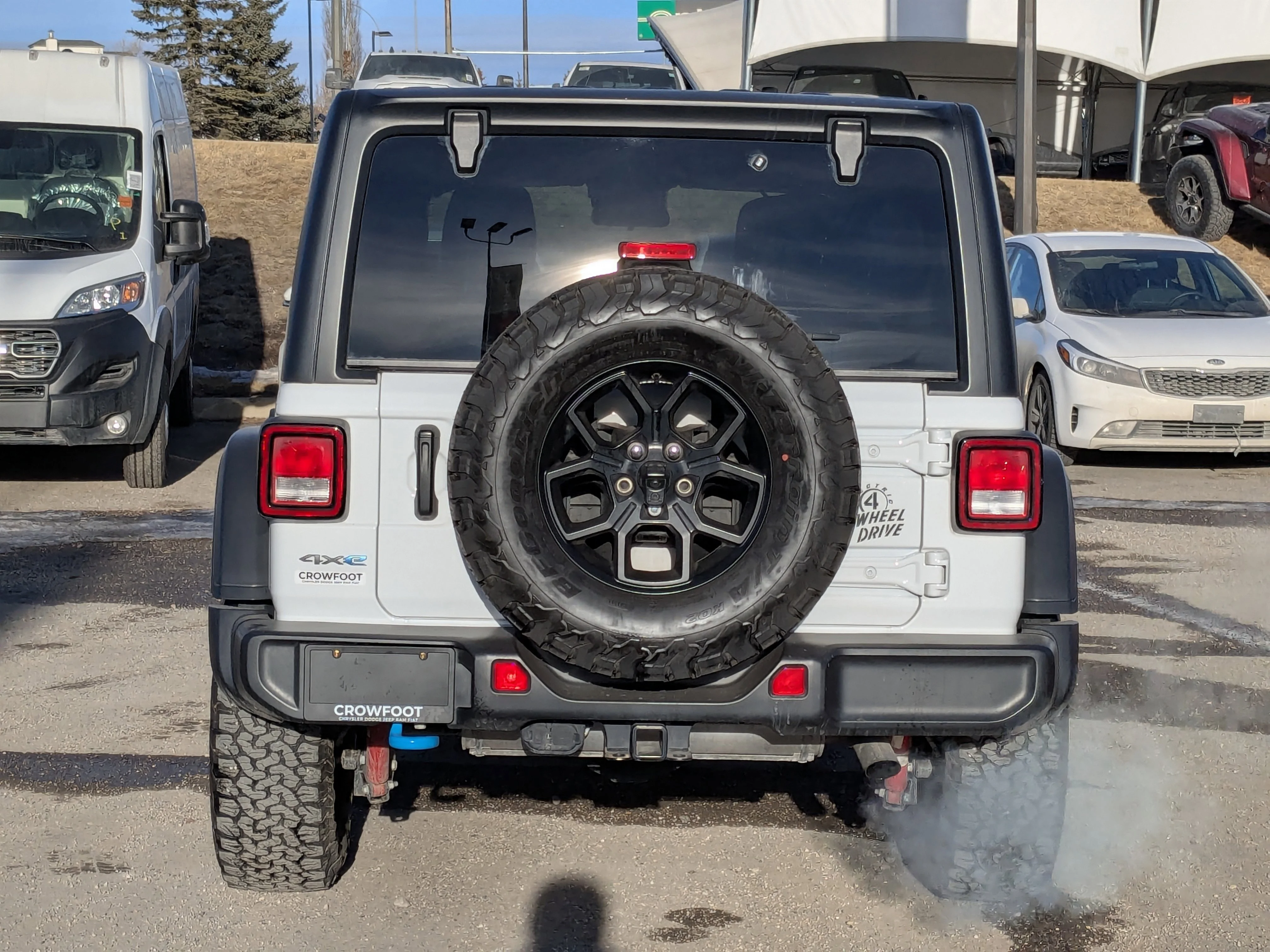 Used 2024 White Jeep Willys-LEDs-Trailer Tow-E-Locker-4XE - - Black Hardtop - 12.3 Display - Selec-Trac & Tons More! image 7