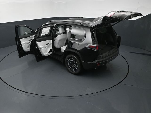 New 2026 Diamond Black Crystal Pearl-Coat Exterior Paint Jeep Limited image 28