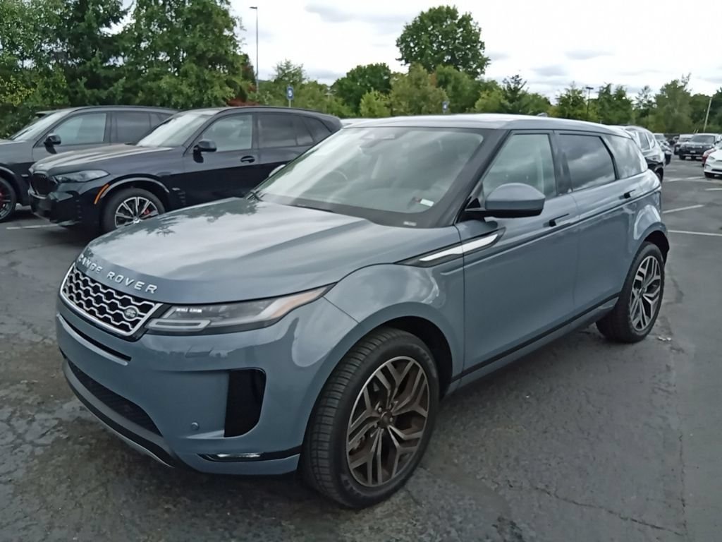 Used 2023  Land Rover SE image 1