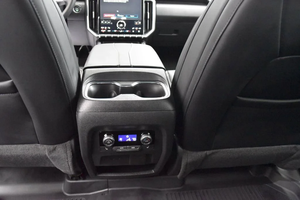 New 2026 Summit White GMC Elevation image 17