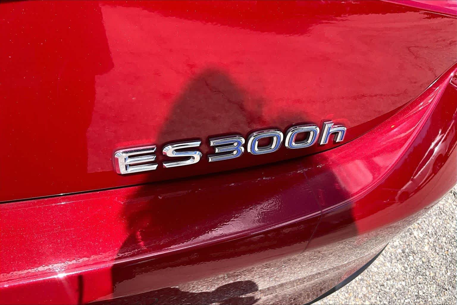 Used 2021 Matador Red Mica Lexus  image 31