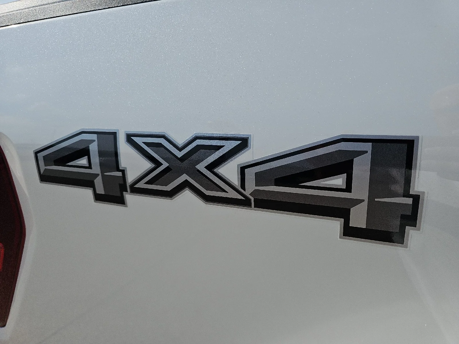 New 2026 Star White Metallic Tri-Coat Ford Lariat® image 12