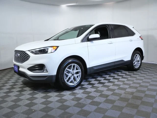 Used 2024 White Ford SEL image 5