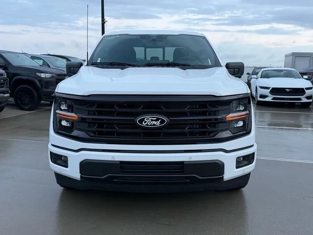New 2026 Oxford White Ford XLT image 2