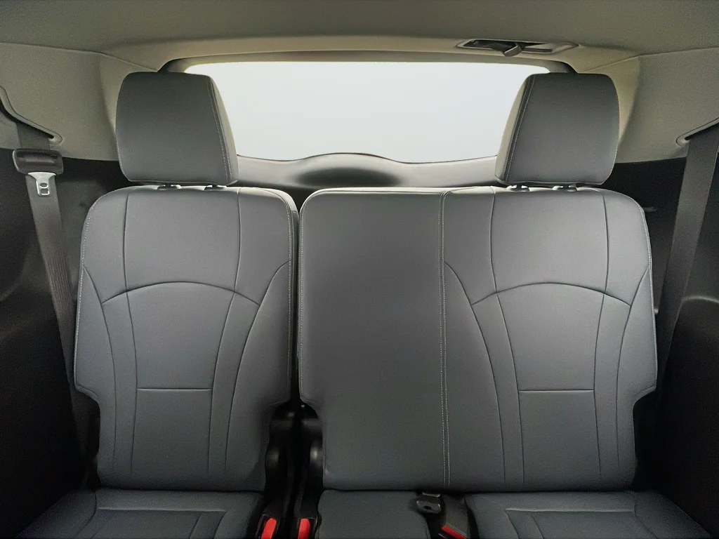 Used 2019 White Buick Essence image 28