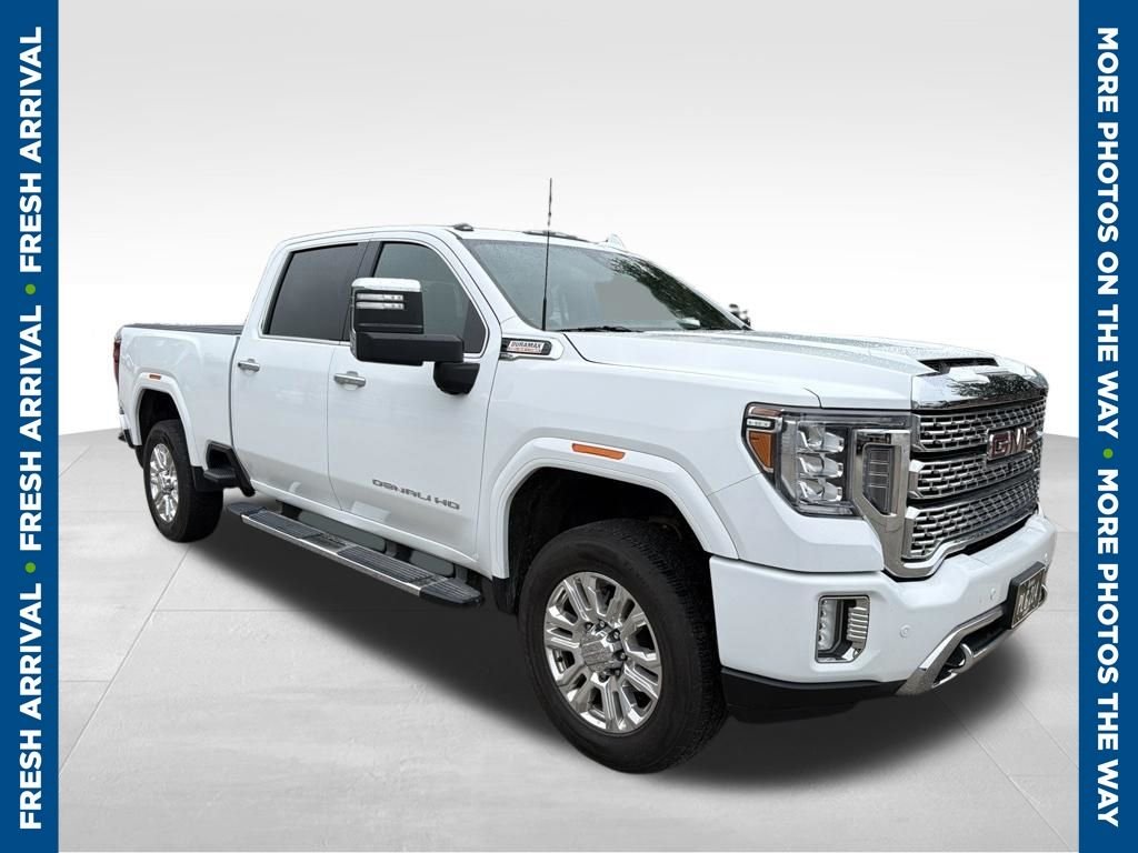 Used 2022 White GMC Denali image 1