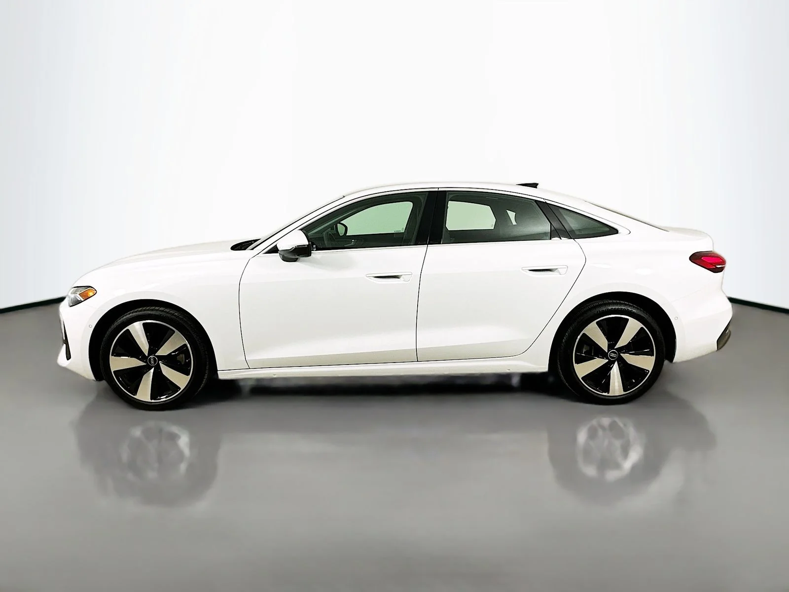 Used 2025 White Audi  image 8