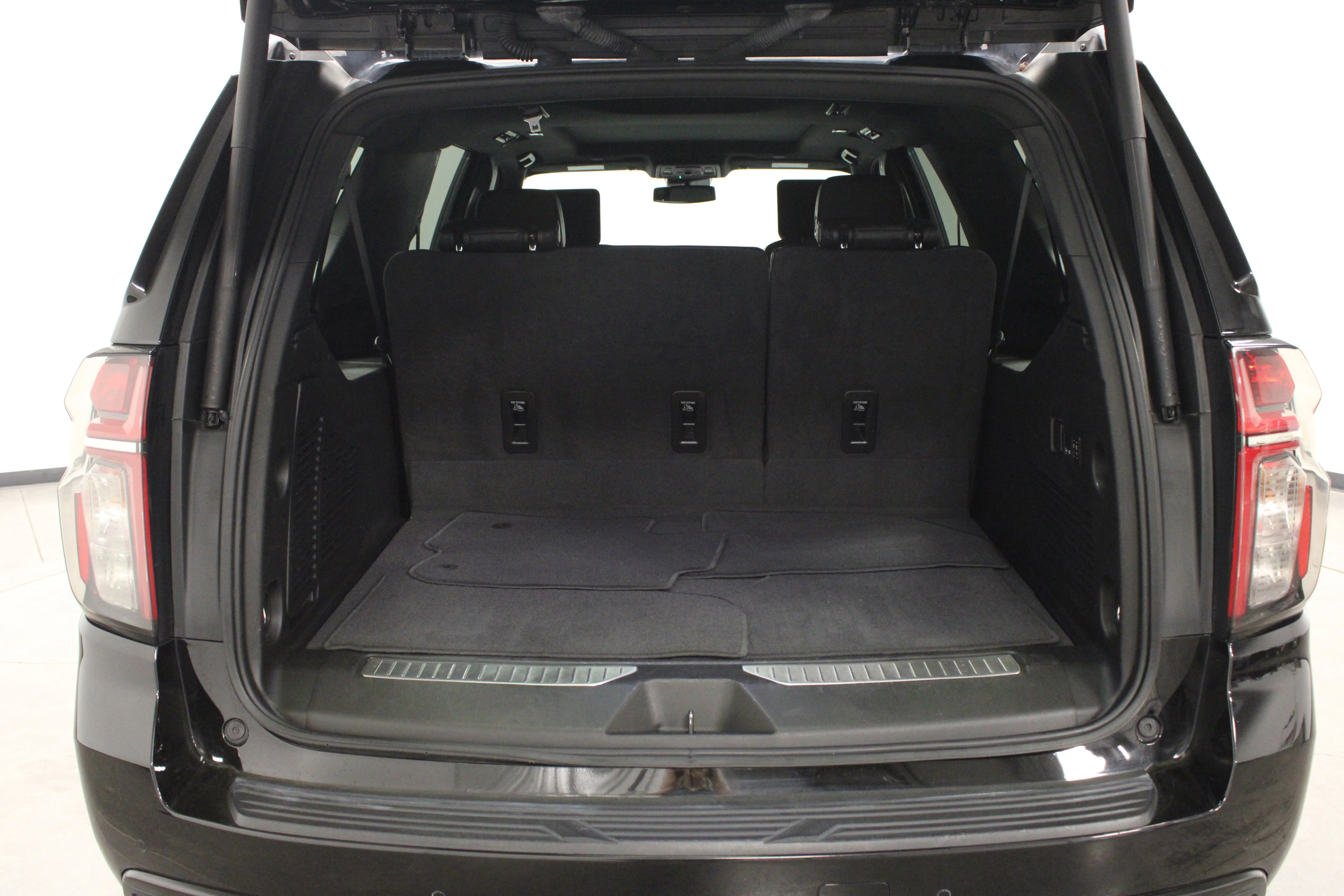 Used 2024 Black Chevrolet Z71 image 16