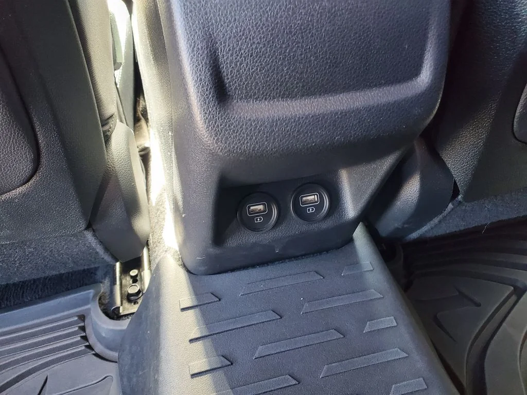 Used 2023 Black Kia LXS image 26