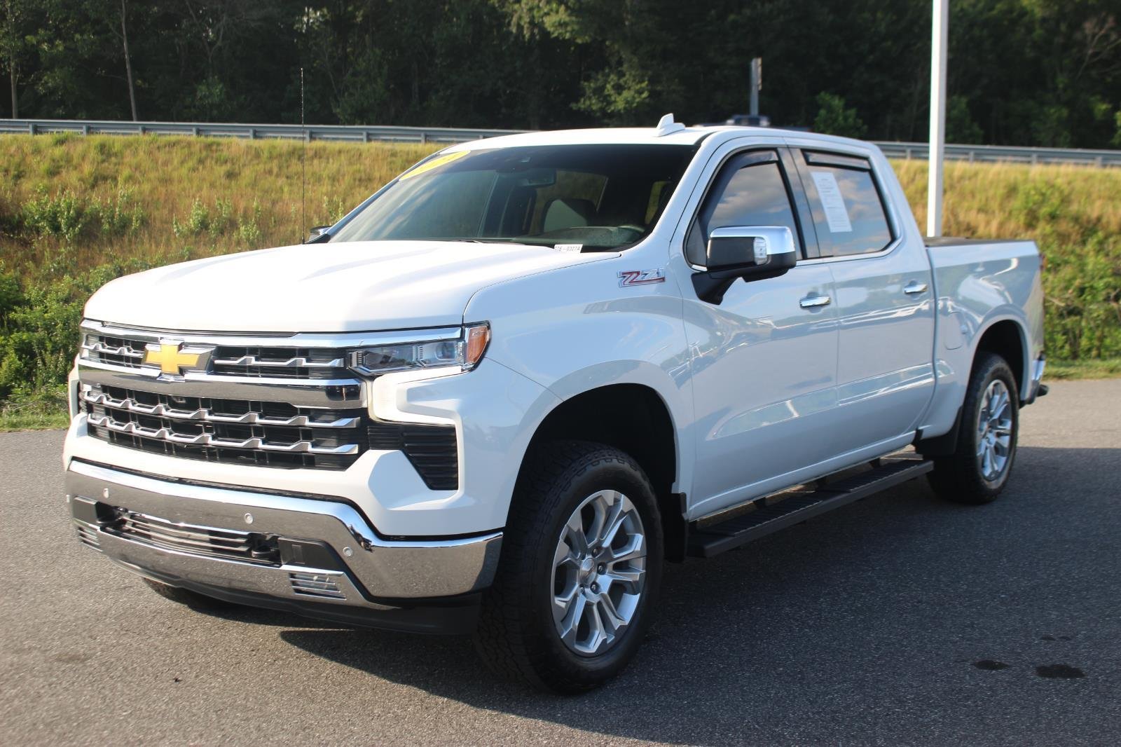 Used 2024 Summit White Chevrolet LTZ image 3