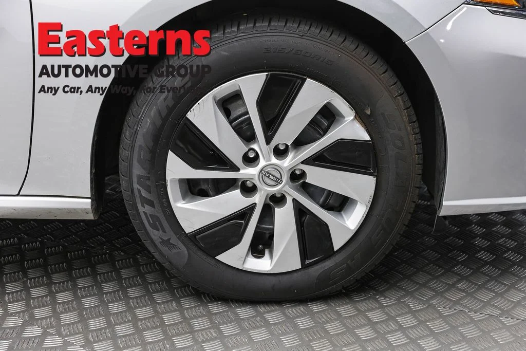 Used 2024 Silver Nissan 2.5 S image 30