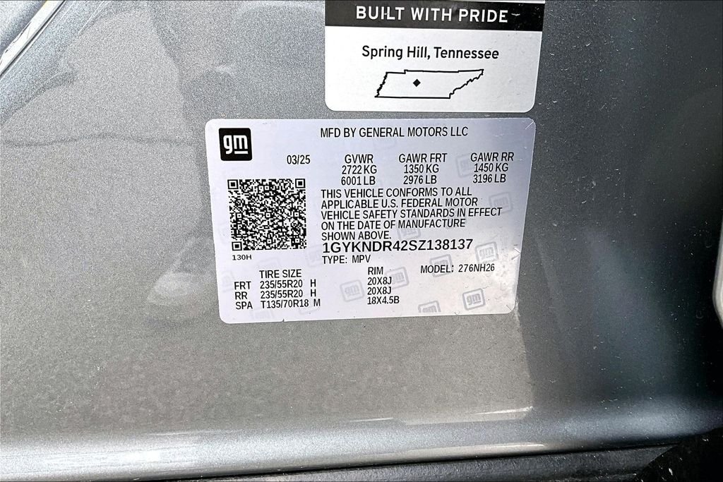Used 2025 Silver Cadillac Premium Luxury image 35